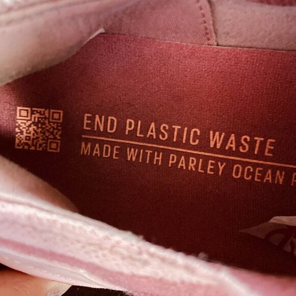 NEW BOX Adidas Women’s UltraBoost 22 Running Size 7.5 Wonder Red Pink| GX9133 | - Picture 6 of 9